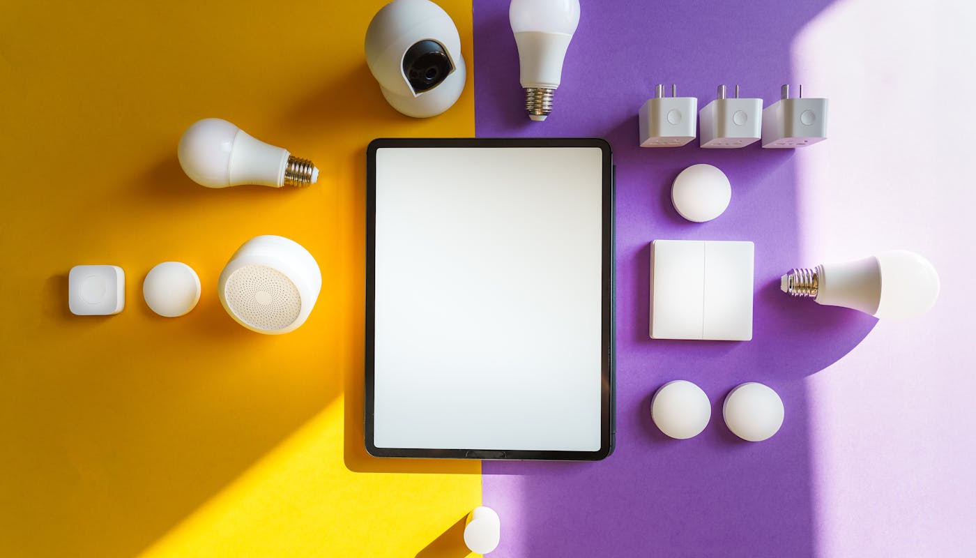 Smart lighting control with automated scene settings